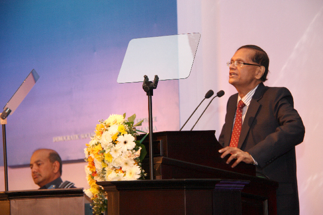 Minister-Peiris