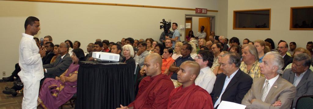 Mr._Nalaka_Hewamadduma__addressing_the_audience